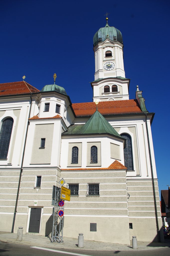Nesselwang, St. Andreas Kirche, erbaut von 1683 bis 1685 von Klosterbaumeister 
Johann Schmuzer (04.10.2011)