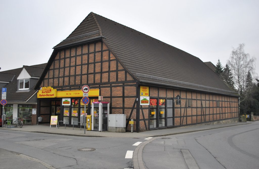 Netto Markt in alter Scheune. Ich wei das seit ber 30 Jahren es schon einen Supermarkt gibt. Damals war ich ein kleiner Junge. Der erste Laden musst so um 1977 eingerichtet wurden sein. Foto vom 17.01.2011.