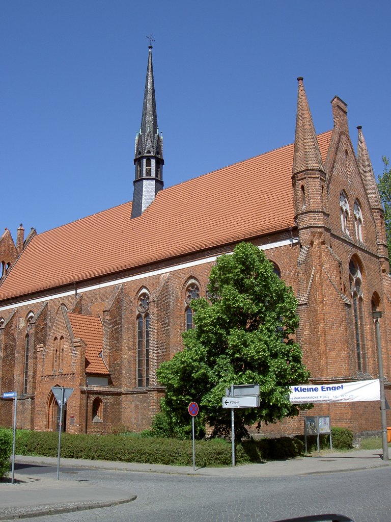 Neubrandenburg, St. Johannis Kirche, erbaut ab 1260 als Franziskanerklosterkirche, 
ab 1535 evangelisch (24.05.2012)