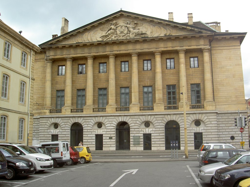 Neuchatel, Rathaus Hotel de Ville, erbaut von 1784-90 nach Plnen der Architekten 
Pierre Adrien Paris (30.07.2012)