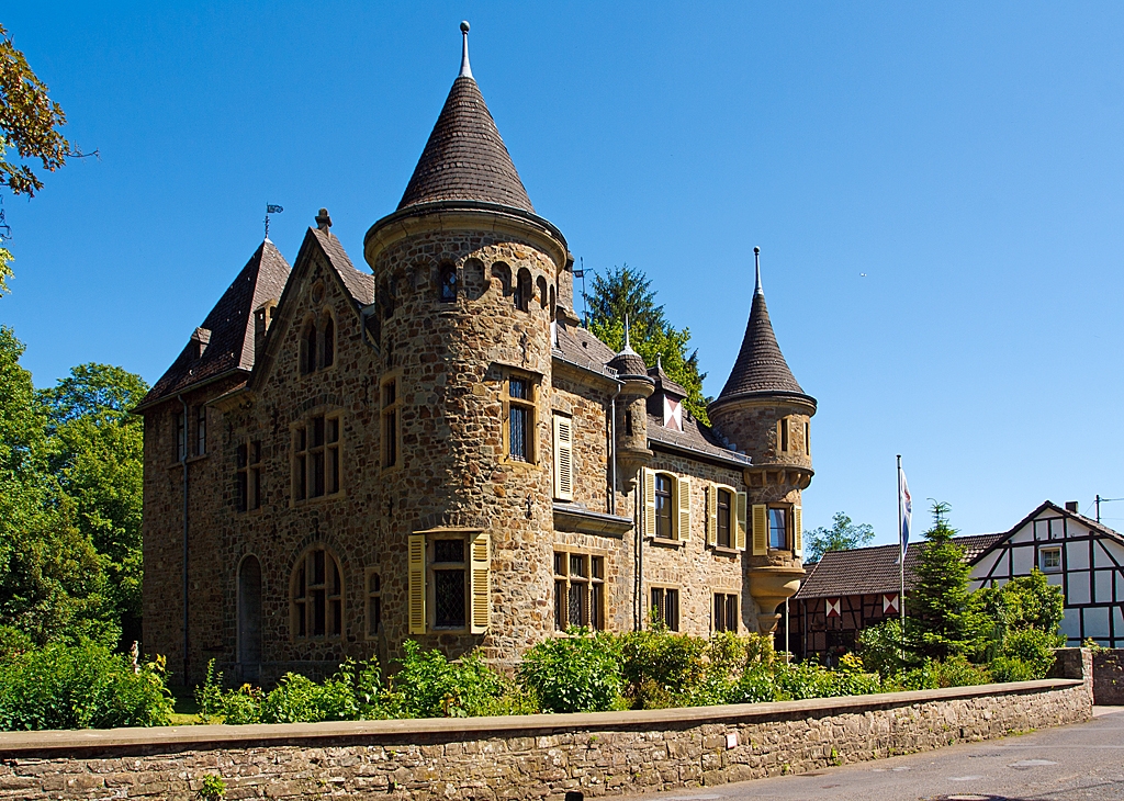 Neue Bildversion:
Die Burg Dattenfeld am 02.06.2011 in Windeck-Dattenfeld 