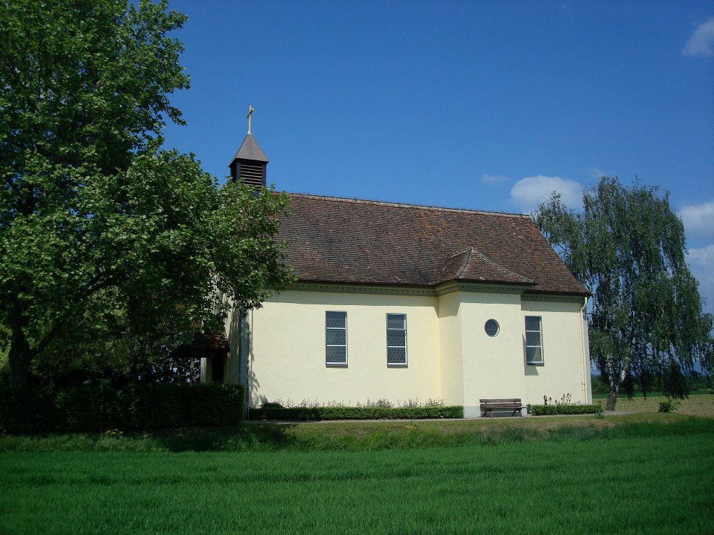 Neuenburg am Rhein, 
die Heiligkreuzkapelle war frher Ziel bedeutender Wallfahrten, wurde nach vielen Zerstrungen 1961 wieder aufgebaut,
Juli 2010