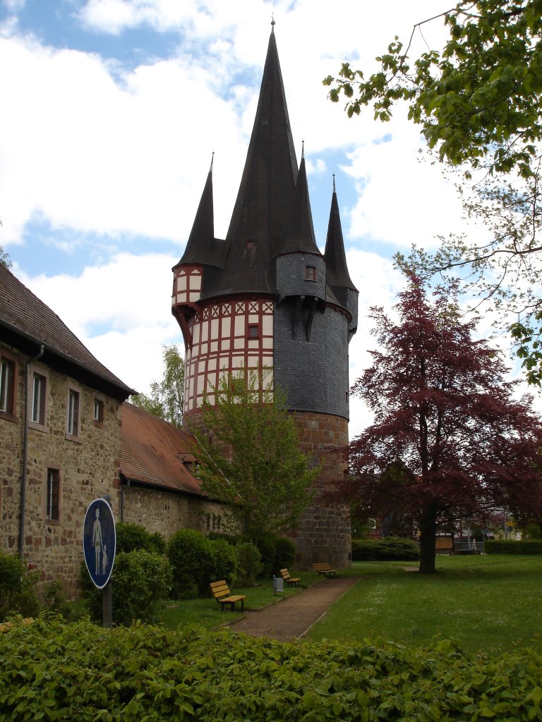 Neustadt/Hessen,
Junker-Hansen-Turm von 1480,
grter Fachwerkrundbau der Welt und
Wahrzeichen der Stadt,
Mai 2005