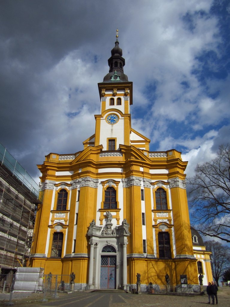 Neuzelle, Klosterkirche St. Marien, erbaut von 1655 bis 1658 durch Abt Bernardus 
im Stil des sddeutschen Barock, Kreis Oder-Spree (01.04.2012)