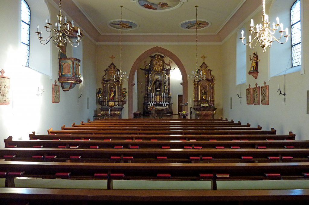 Niederwinden im Elztal, der Innenraum der Kirche St.Leonhard, Okt.2011