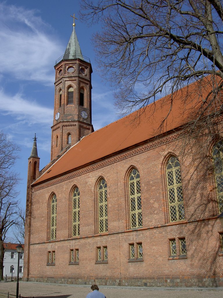 Niemegk, Neugotische Kirche St. Johannis, 1853 erbaut nach Plnen von Friedrich August Stler (16.03.2012)