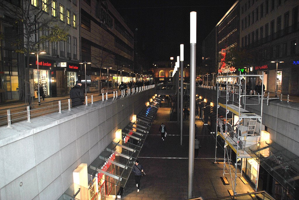 Niki-de-Saint-Phalle-Promenade, im Hannover bei Nacht. Foto vom 31.10.2010.