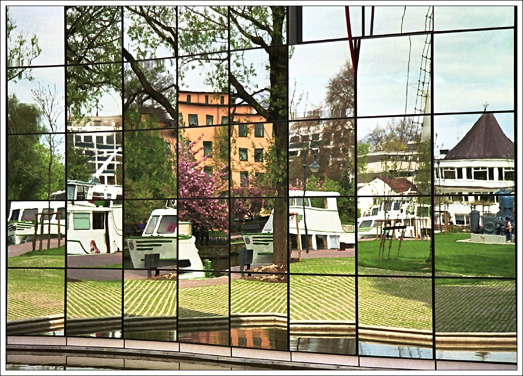 Nrdliche Fassade von  Haus Ruhrnatur  (naturkundliches Museum zur kologie der Ruhr und des Ruhrtals) auf der Schleuseninsel (Mai 1992)