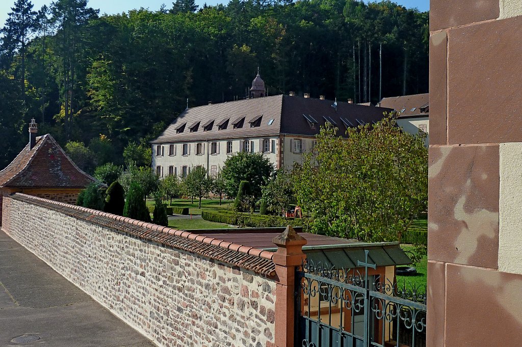 Nonnenkloster St.Marx, Blick in den Klostergarten, Sept.2011