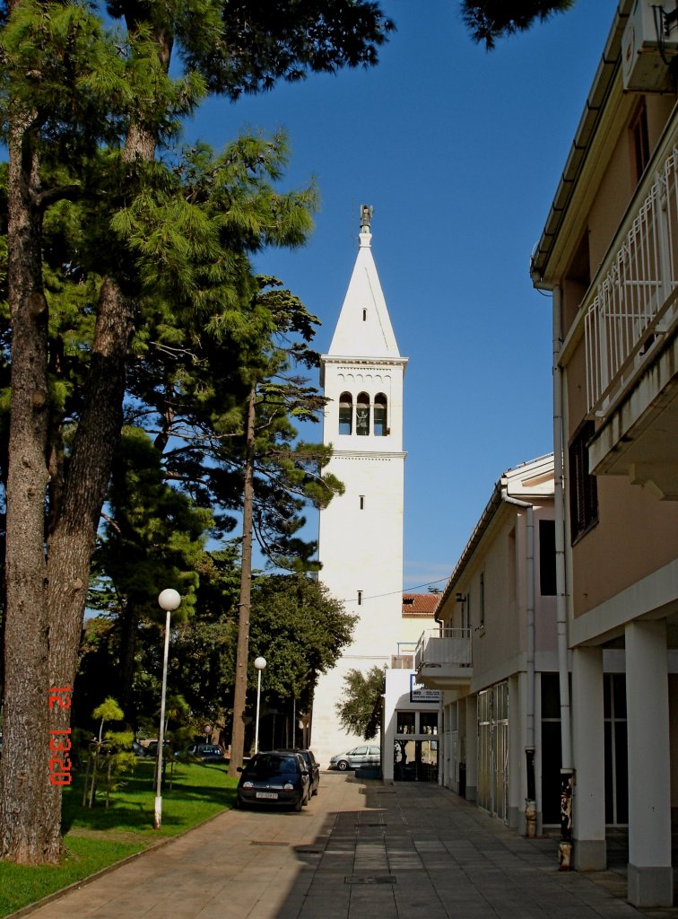 Novigrad, Blick zur Kirche des Heiligen Pelagius, Okt.2004