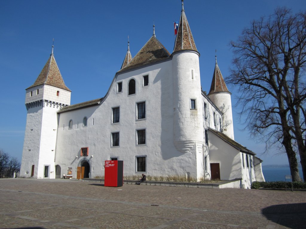 Nyon, Schloss, erbaut Ende des 13. Jahrhunderts von Ludwig I. von Savoyen 
(20.03.2011)