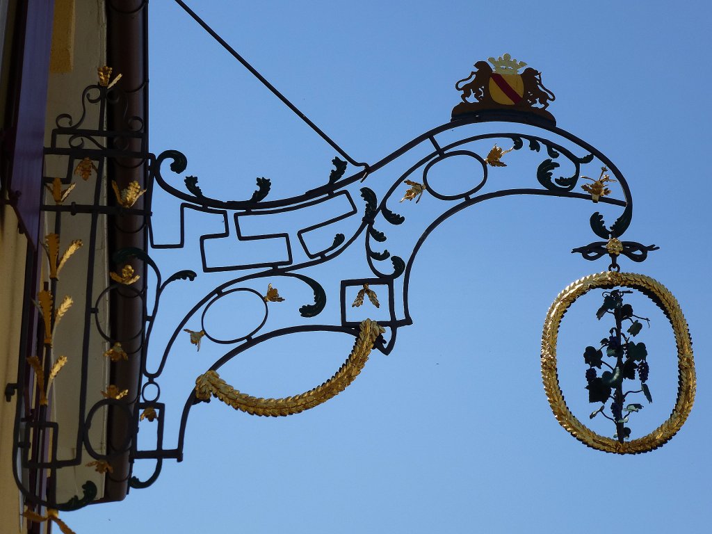 Oberbergen im Kaiserstuhl, Winzerhaus  Rebstock , April 2013