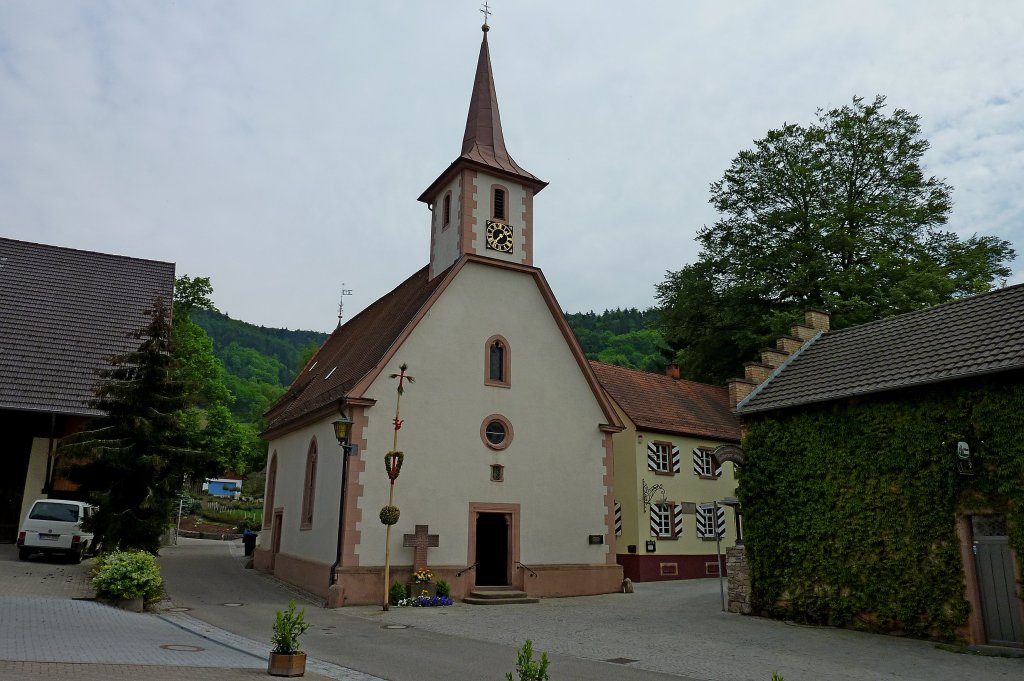 Oberkirch in der Ortenau, die Gaisbacher Kapelle, 1551 erstmals urkundlich erwhnt, 1623 um-und angebaut, Mai 2011