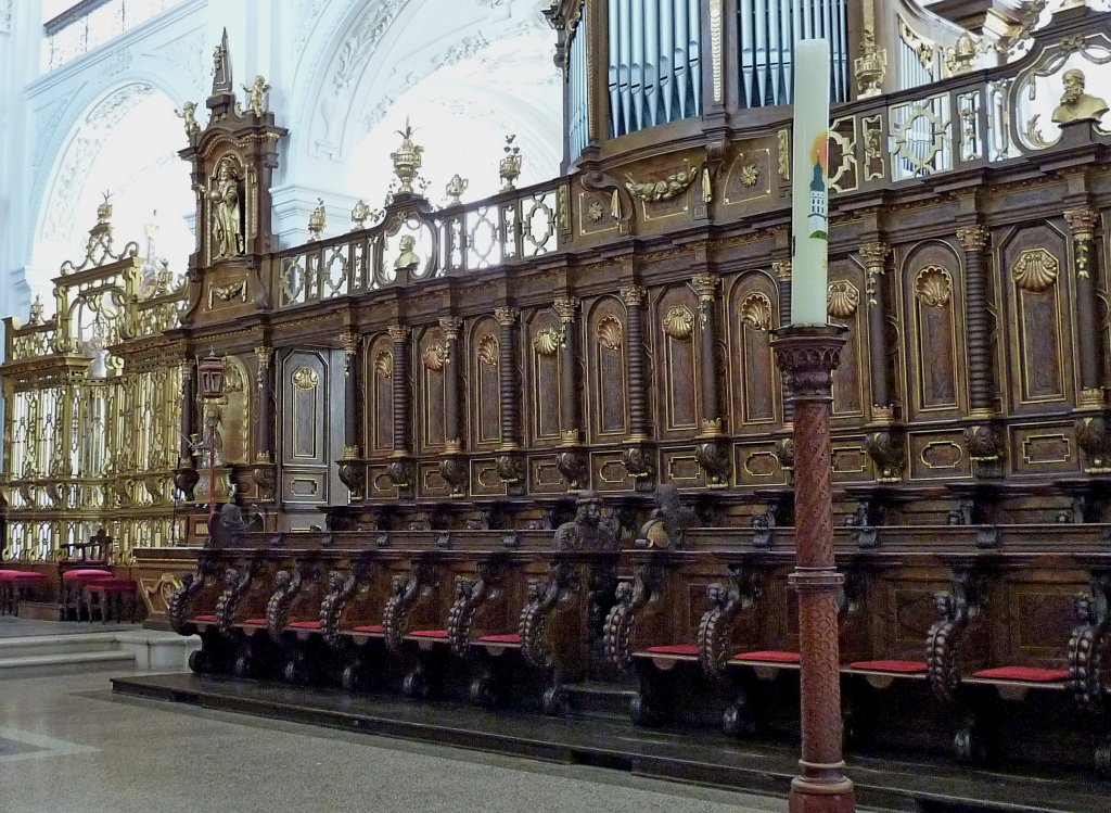 Obermarchtal, das barocke Chorgesthl der Klosterkirche St.Peter und Paul, Aug.2012