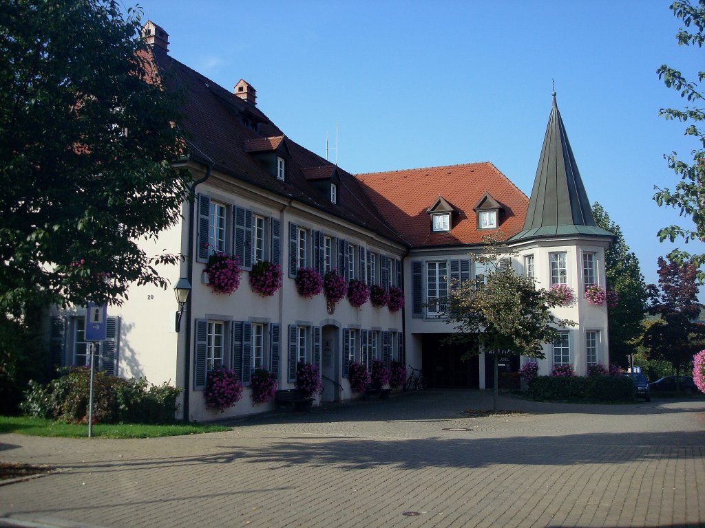 Oberrotweil, bekannter Weinort im Kaiserstuhl, das Rathaus, Okt.2010