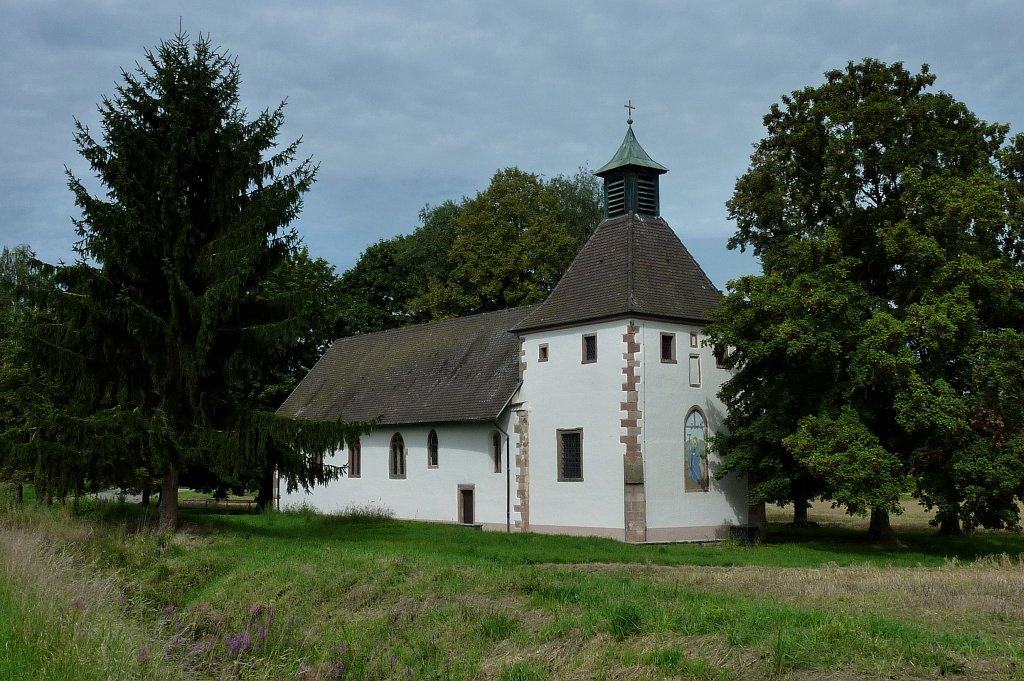 Oberschopfheim, die Gutleutkirche steht ganz allein in der Rheinebene, Aug.2011