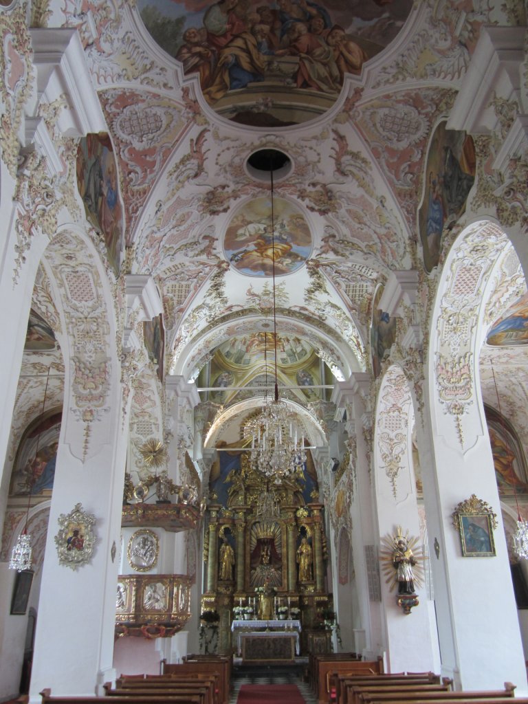 Ossiach, Kanzel und Hochaltar der Stiftskirche Maria Himmelfahrt, Wessobrunner Stuck (19.05.2013)