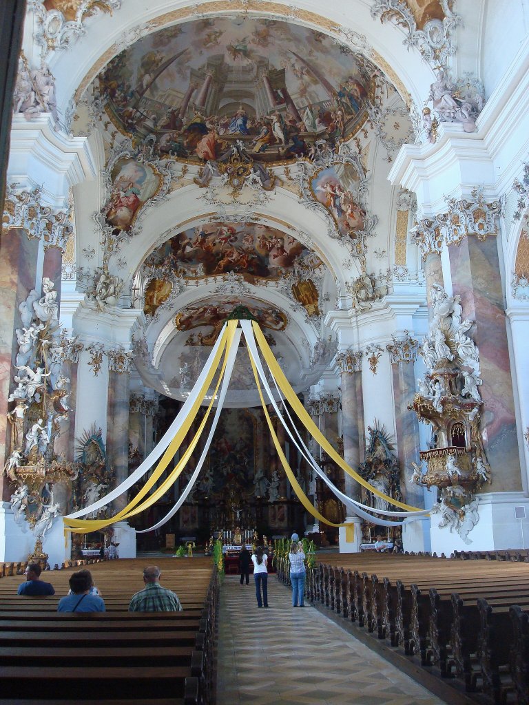 Ottobeuren im Unterallgu, ppige sptbarocke Innenausstattung in der Basilika, Aug.2010
