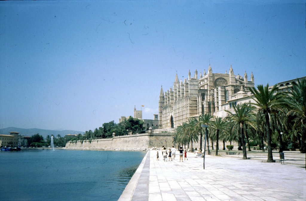 Palma de Mallorca - Kathedrale und Parque del Mar (von Sdosten), Sommer 1999
