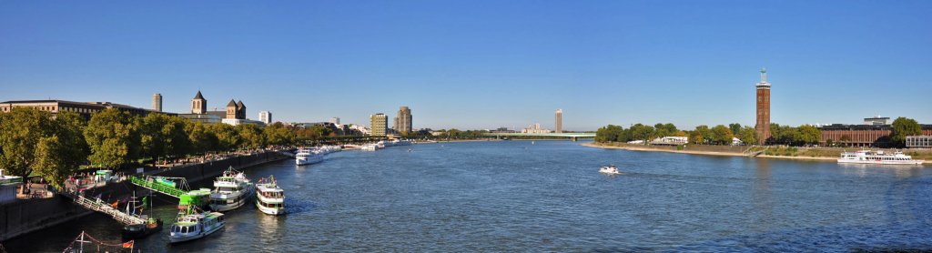 Panoramaaufnahme aus 3 Einzelbildern. Kln Zoobrcke mit linken und rechten Rheinufer (Messegelnde) - 10.10.2010