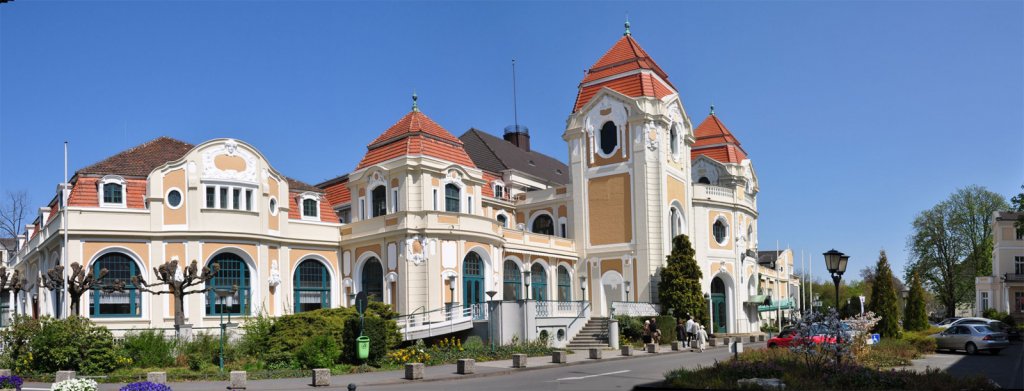 Panoramabild vom Kurhaus in Bad Neuenahr - 18.04.2010