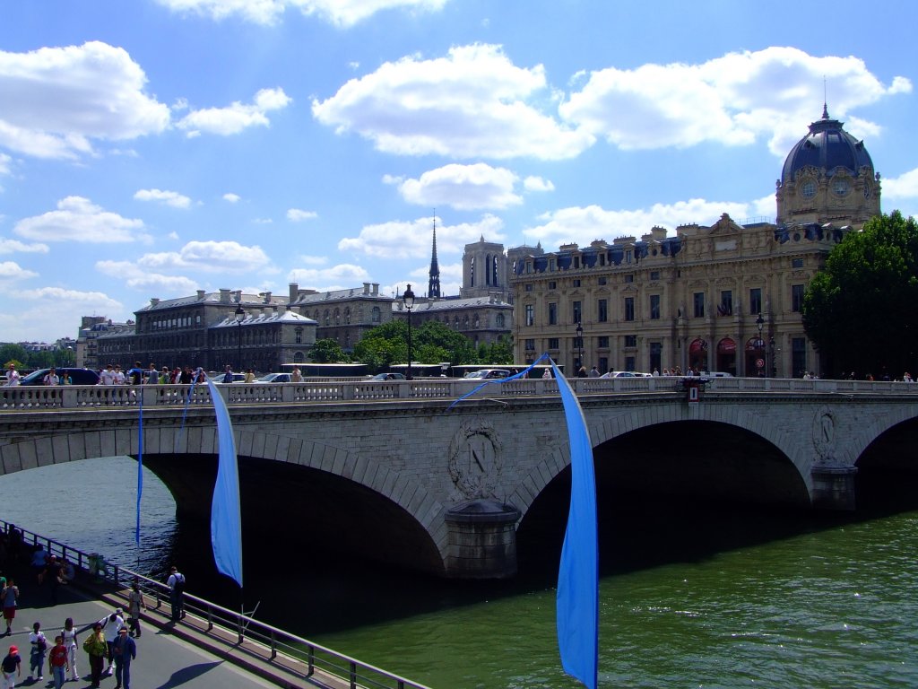 Paris (31.07.2007) am Seine-Ufer Blickrichtung Seineinsel le de la Cit.