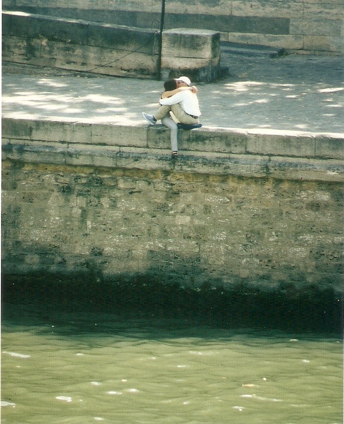 Paris -  die Stadt der Liebe . Mai 1986 an der Seine (Dia gescannt)