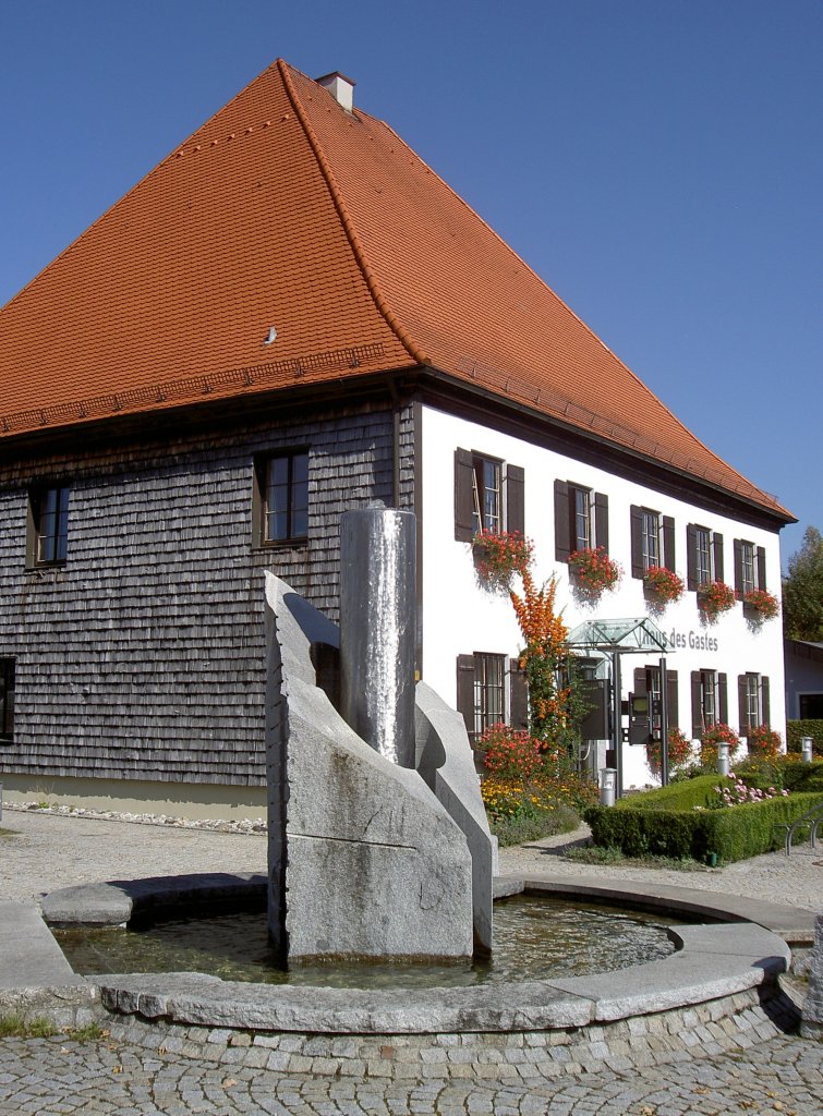 Pfronten, Brunnen am Haus des Gastes (04.10.2011)