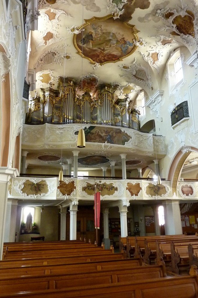 Pfullendorf, Blick zur Orgelempore in der St.Jakob-Kirche, Aug.2012