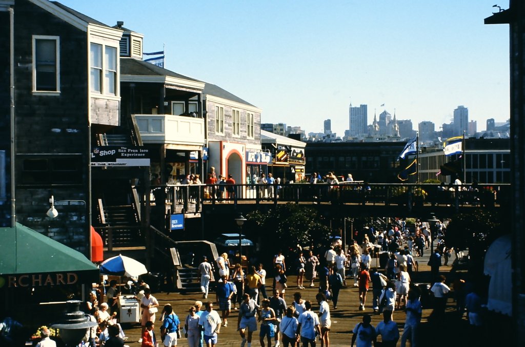 Pier 39 in San Francisco am 26. August 1988.