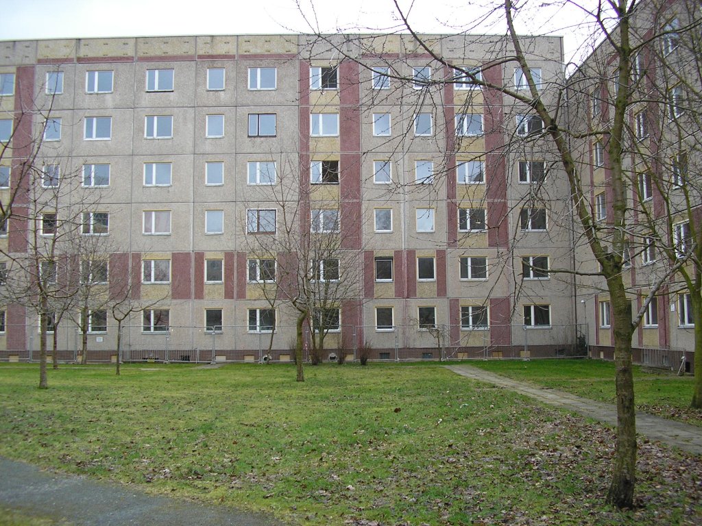 Plattenbau in Nordhausen Ost Am Romannsbach am 13.02.2005 kurz vor Beginn der Abriarbeiten.