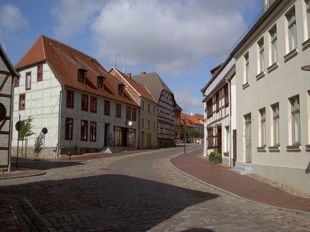 Plau am See, Fachwerkhuser in der Eldenstrae (17.09.2012)