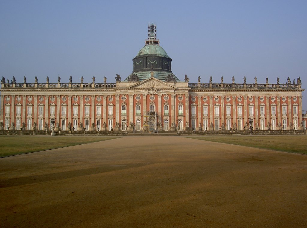 Potsdam, Neues Palais, erbaut von 1763 bis 1769 unter Friedrich dem Groen 
(18.03.2012)
