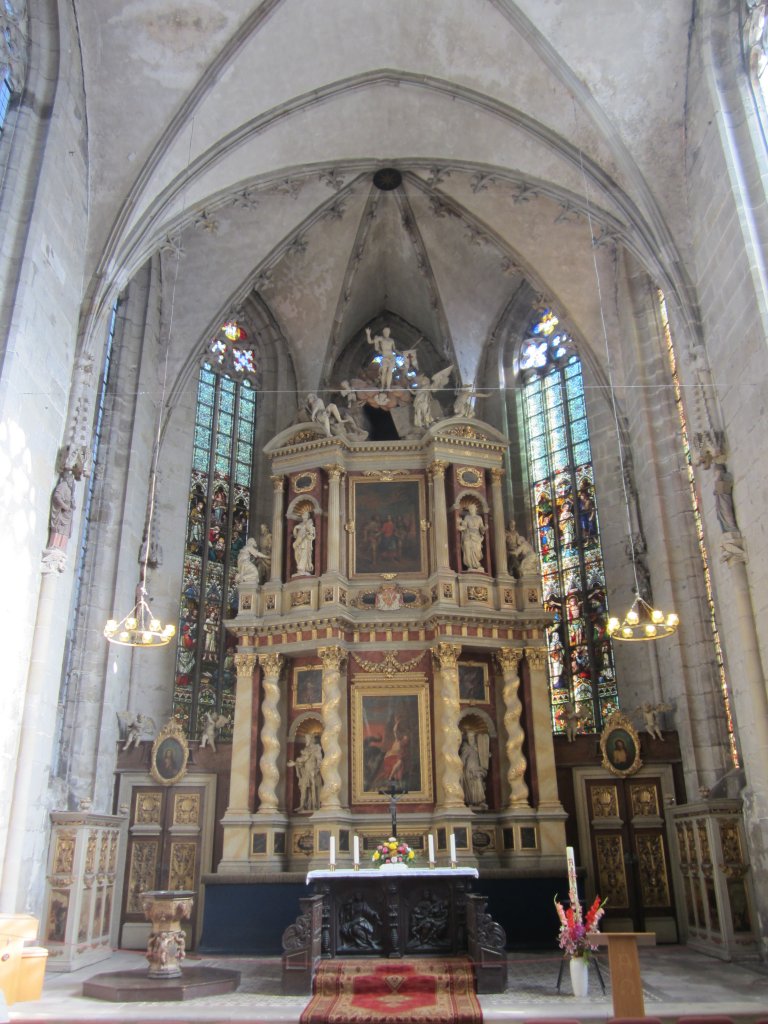 Quedlinburg, Hochaltar von 1700 der St. Benedikt Kirche, erbaut von Joachim Querfurt und Sebastian Huggenberg, mit seinen Gemlden und Plastiken verkndet 
der Altar die biblische Auferstehungsbotschaft (30.09.2012)
