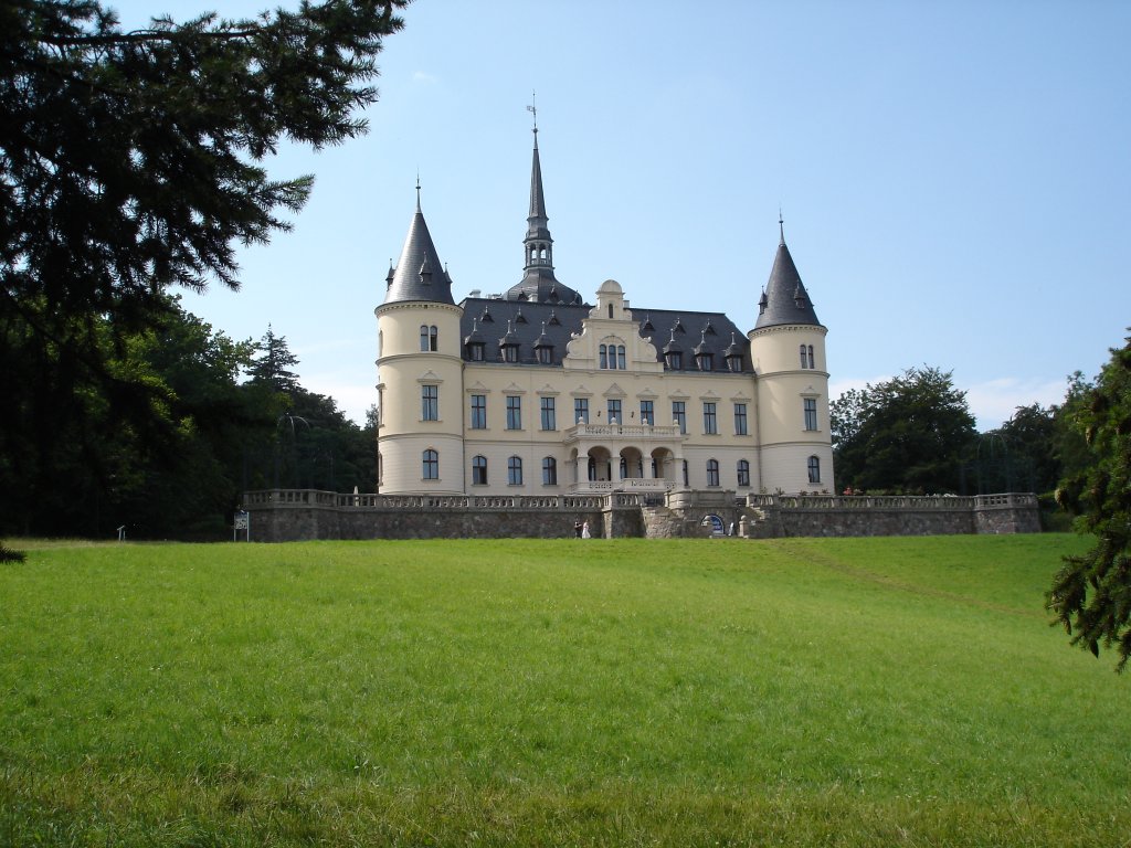 Ralswiek auf Rgen, das Schlo wurde 1893-96 im franzsischen Renaissancestil erbaut,heute genutzt als Hotel und Restaurant,
2006