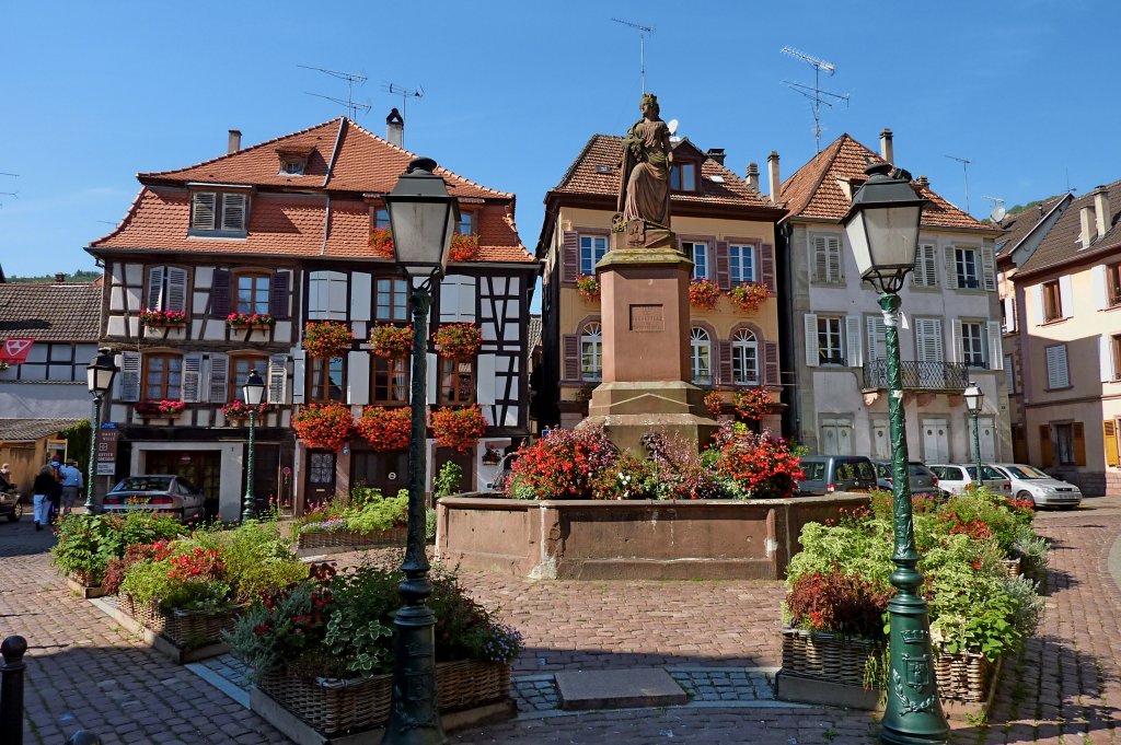 Rappoltsweiler, am Place de la Sinne, Sept.2011