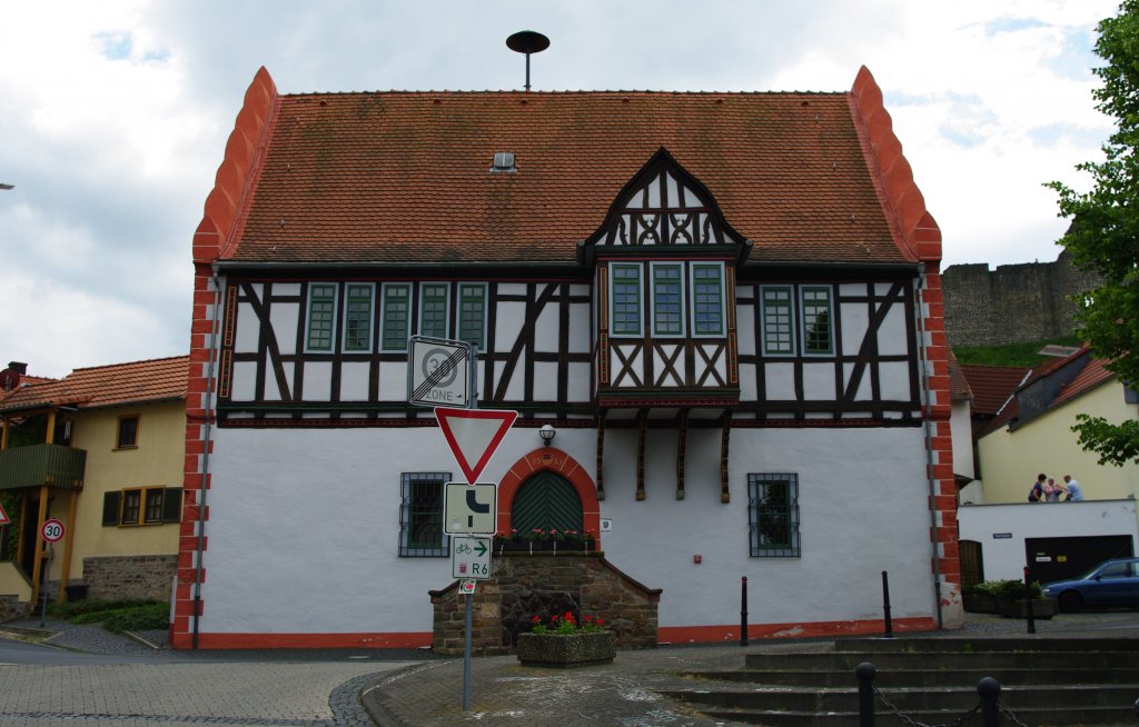 Rathaus von Mnzenberg am Marktplatz, erbaut im 16. Jahrhundert, Wetteraukreis 
(31.05.2009)
