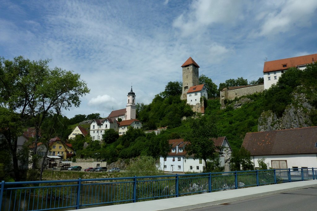 Rechtenstein an der Donau, die Burg Rechtenstein wurde 1331 erstmals urkundlich erwähnt, heute ist nur noch der Turm erhalten, Aug.2012