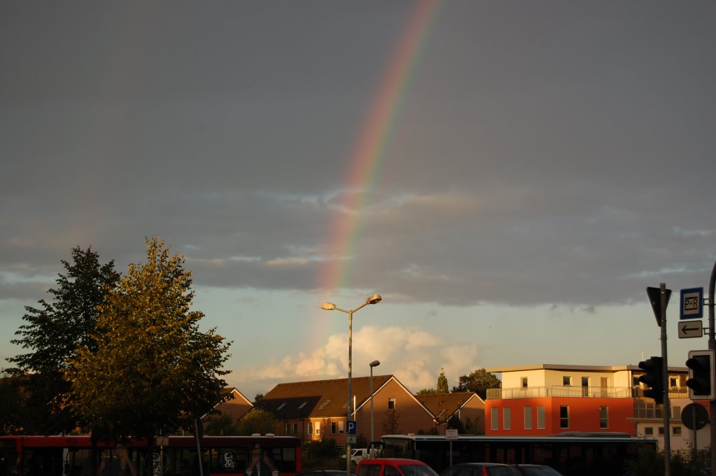 Regenbogen ber Kaarst im Kreis Neuss/an der Viersener Str. am 30.8.2010 aufgenommen, so hatte wenigstens das  Sauwetter  auch etwas schnes.