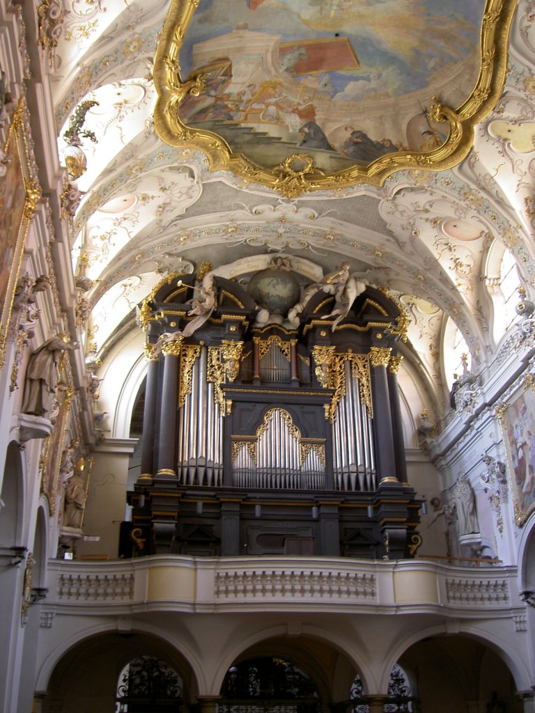 Regensburg, Orgel der St. Emmeran Klosterkirche, Stuck von E. Q. Asam (01.05.2007)