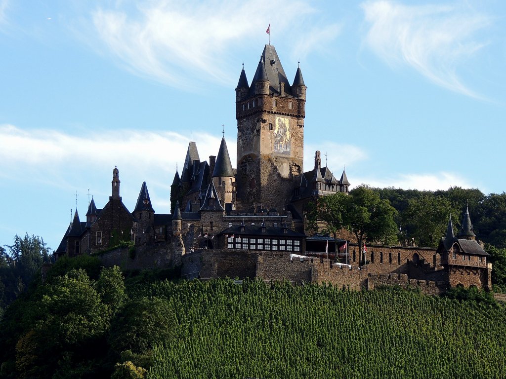 Reichsburg COCHEM thront ca. 100mtr. ber der gleichnamigen Stadt an der Mosel; 120823