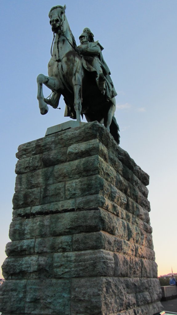 Reiterstandbild von Friedrich Wilhelm IV. auf der rechtsrheinischen Hohenzollernbrcke in Kln.(3.8.2012)