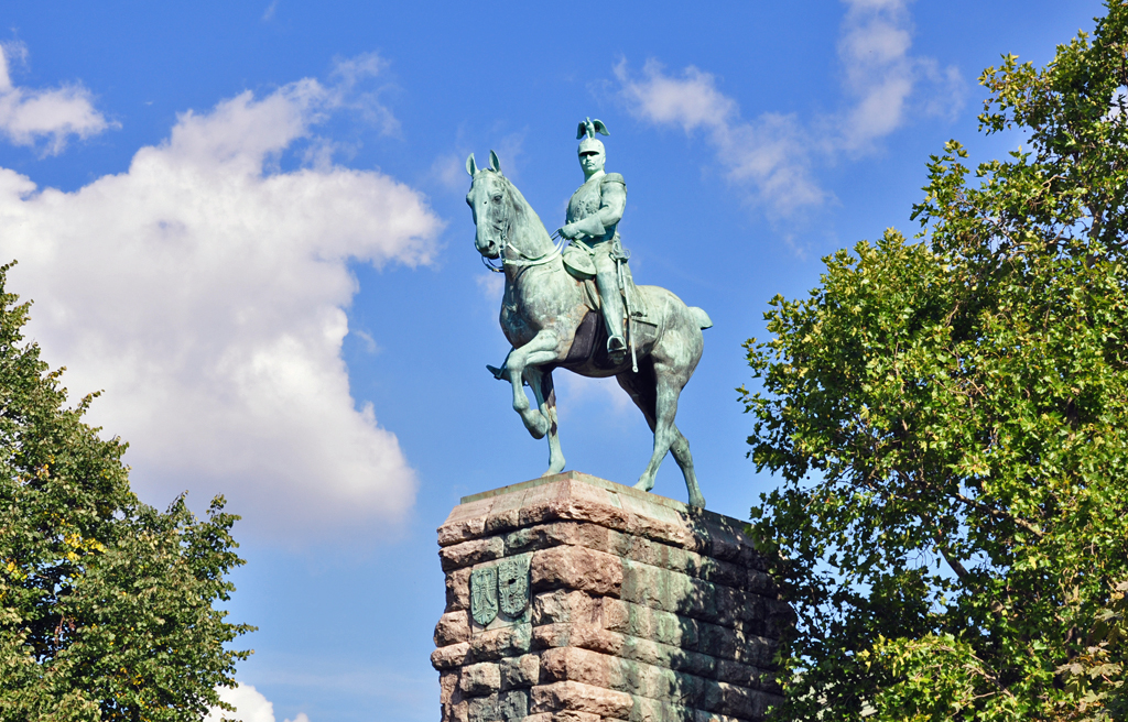 Reiterstatue, eine von vielen rund um die Hohenzollernbrcke in Kln - 21.09.2010
