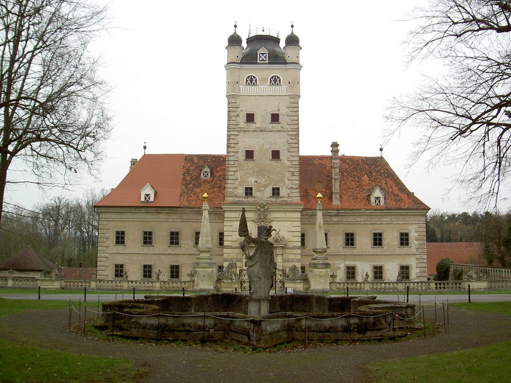 Renaissance Schloss Greillenstein bei Horn, erbaut von 1590 bis 1604 durch Freiherr 
Hans Georg III von Kuefstein (20.04.2013)