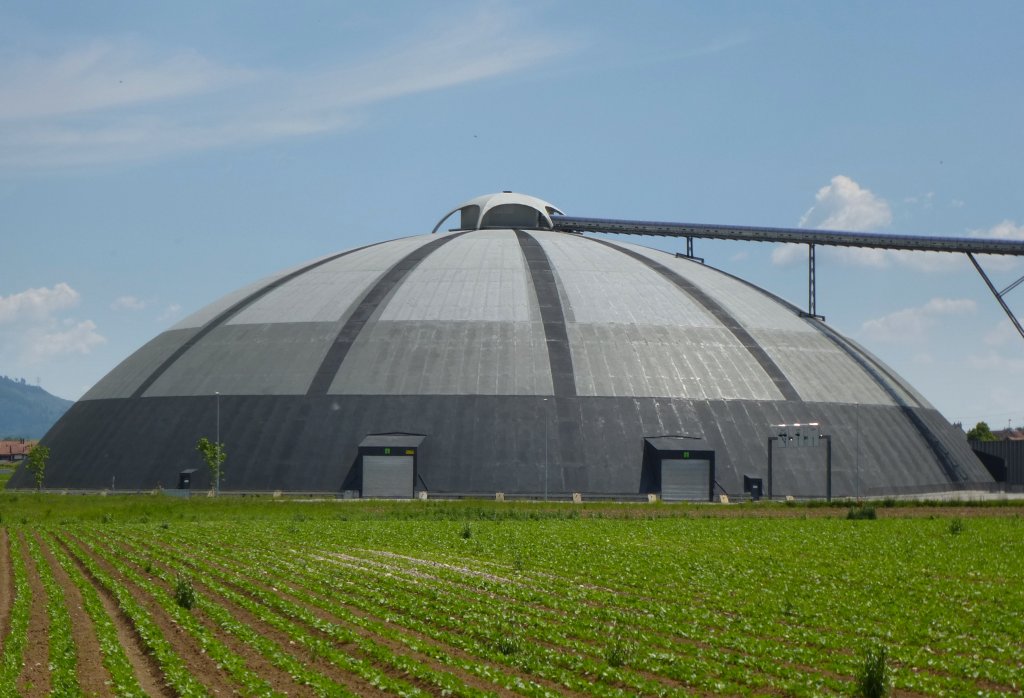 Riburg, Saldome 2, der grte Holzkuppelbau in Europa hat 120m Durchmesser und eine Lagerkapazitt von 100.000 Tonnen Salz, 2012 in Betrieb genommen, Juni 2013