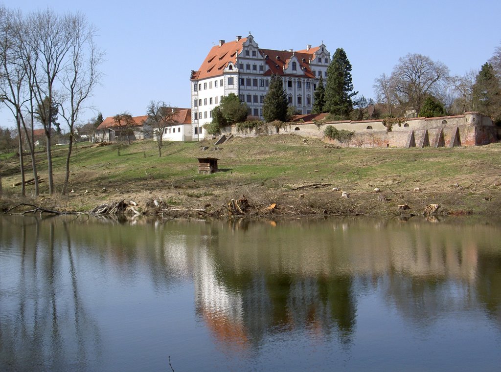 Riedheimisches Schloss in Harthausen, Kreis Gnzburg (26.03.2012)