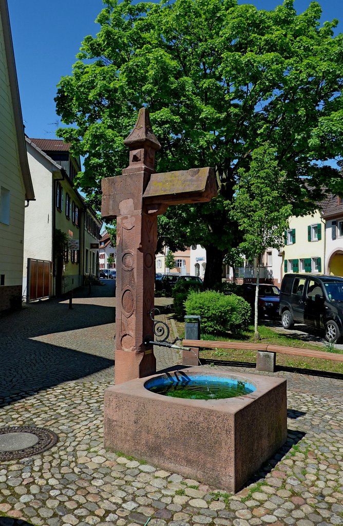 Riegel am Kaiserstuhl, Brunnen in der Hauptstrae, Mai 2012