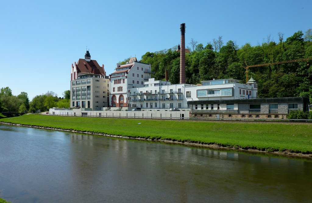 Riegel am Kaiserstuhl, die ehemalige Brauerei, das  Riegeler Brauereischlo  von 1875, seit 2009 Kunst-und Ausstellungshalle, Mai 2012