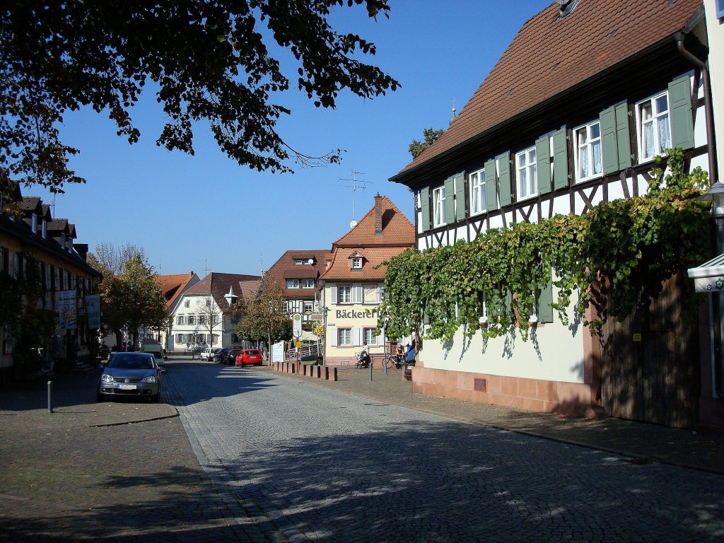 Riegel am Kaiserstuhl, in der Hauptstrae, Okt.2007