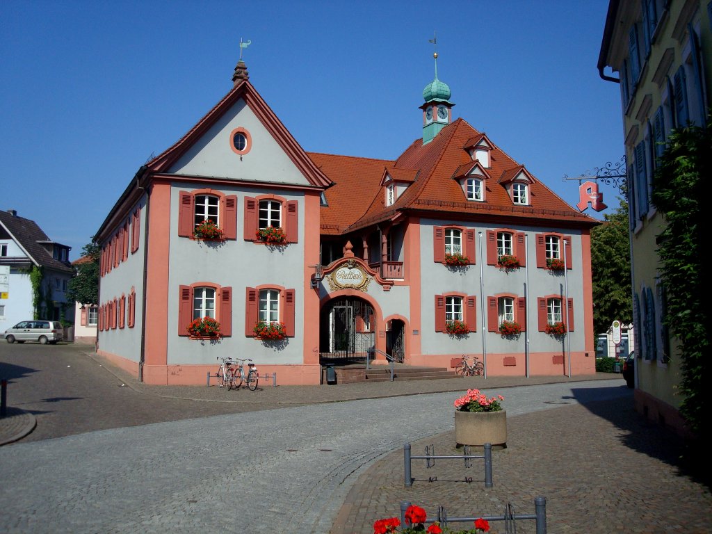 Riegel am Kaiserstuhl,
das Rathaus von 1784,
Juni 2010